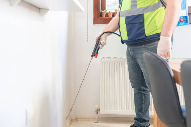 Best Exterminator Services  in Clinton, MI